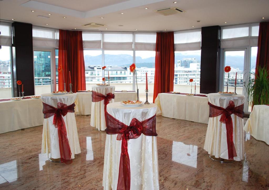 Aparthotel Premier Podgorica Restaurace fotografie